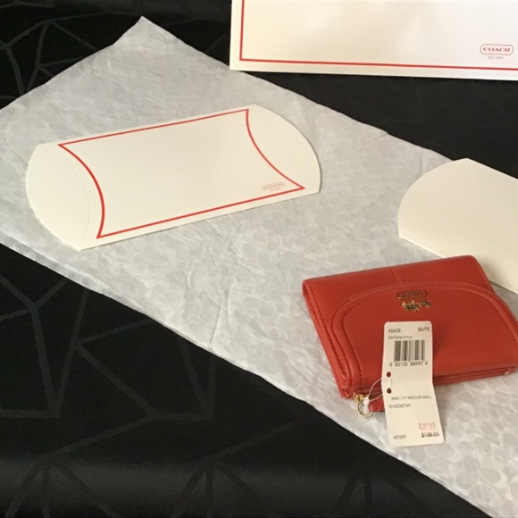 NWT Coach Madeleine Leather medium wallet with brass detail & Zipper coin pouch - Picture 2 of 6